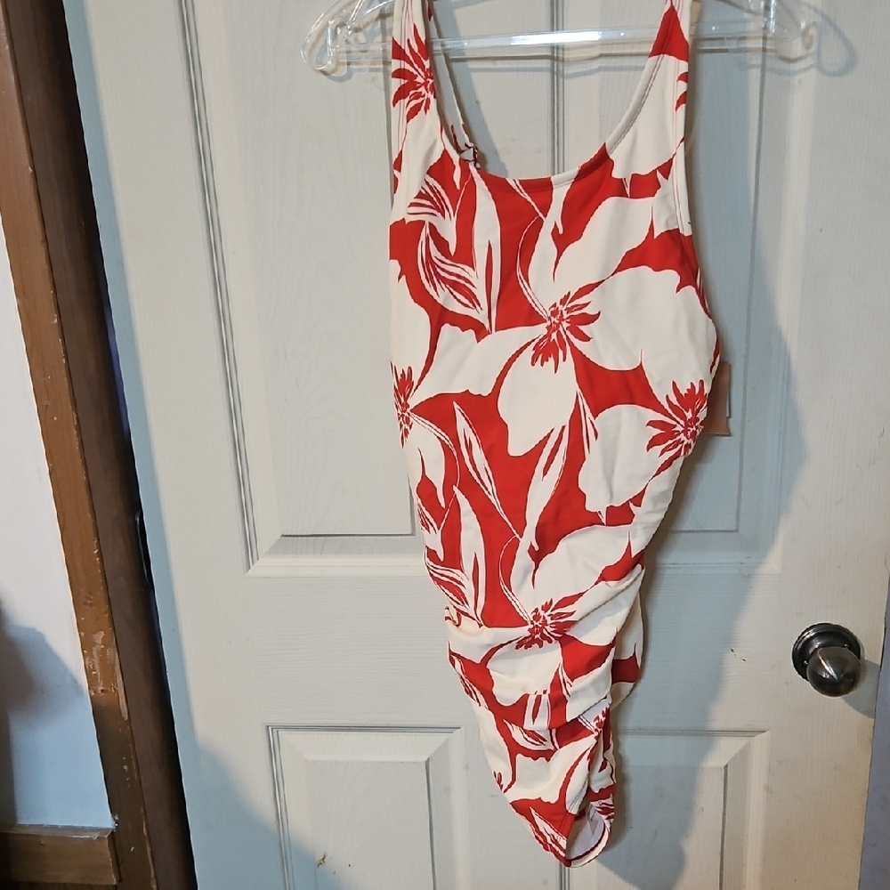 SHADE & SHORE TROPICAL ONE PIECE SWIMSUIT: RED/CREAM: NEW WITH TAGS: SIZE 18